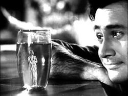 tere-ghar-ke-saamnenutan